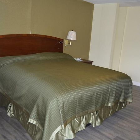 Regency Inn Toccoa Екстериор снимка
